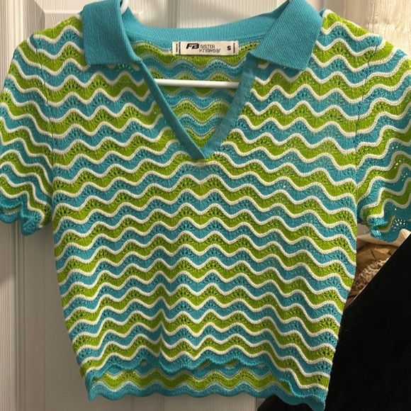 classy cropped top - Picture 2 of 5